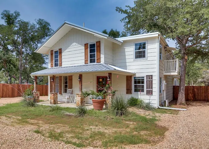 Gorgeous Palo Pinto Home W/ Private Hot Tub!